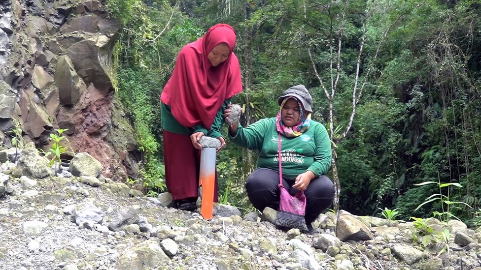 Kisah Para Perempuan Penjaga Hutan Aceh