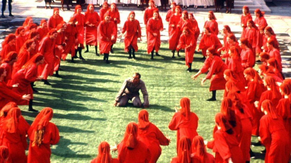"El cuento de la criada" tiene muchos momentos perturbadores. Foto: Alamy "El cuento de la criada" tiene muchos momentos perturbadores. Foto: Alamy