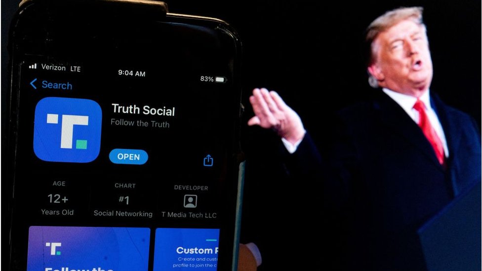Donald Trump lanzó su propia red social, denominada Truth Social