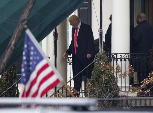 Дональд и Мелания Трамп покидают Блэр Хаус