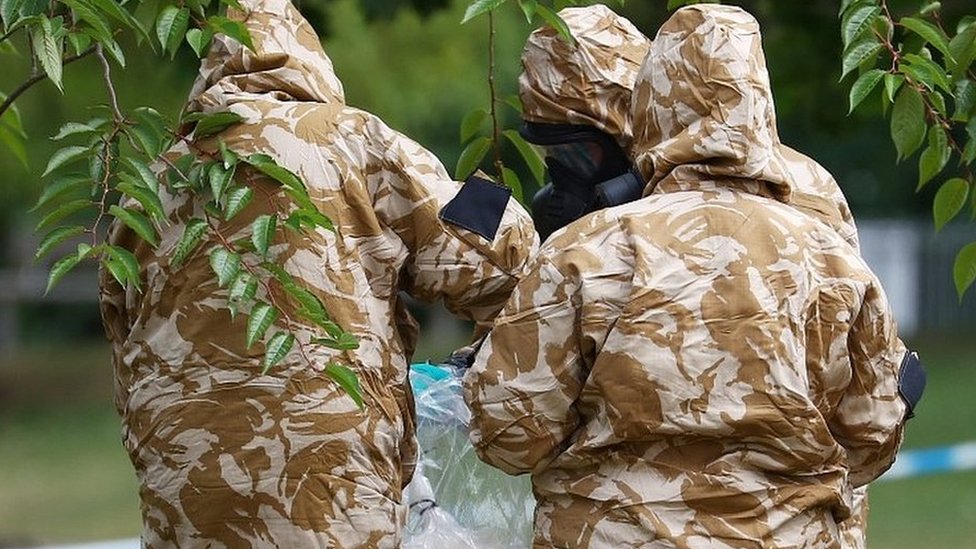 Ljudi u inofarmi tokom istrage