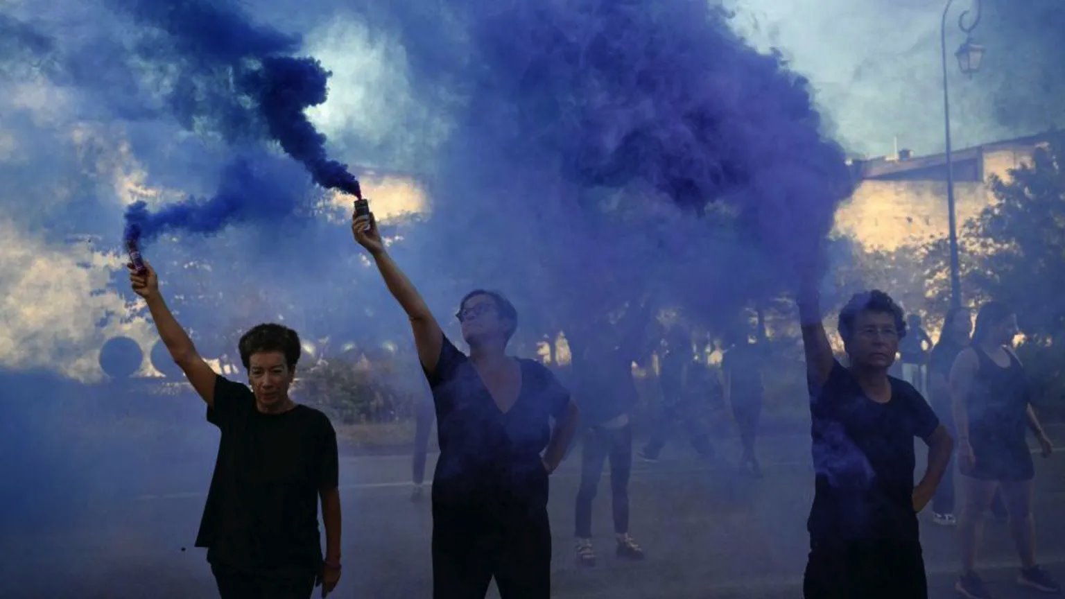 Ispred suda u Avinjonu održavaju se protesti, ali su i šire akcije planirane širom Francuske