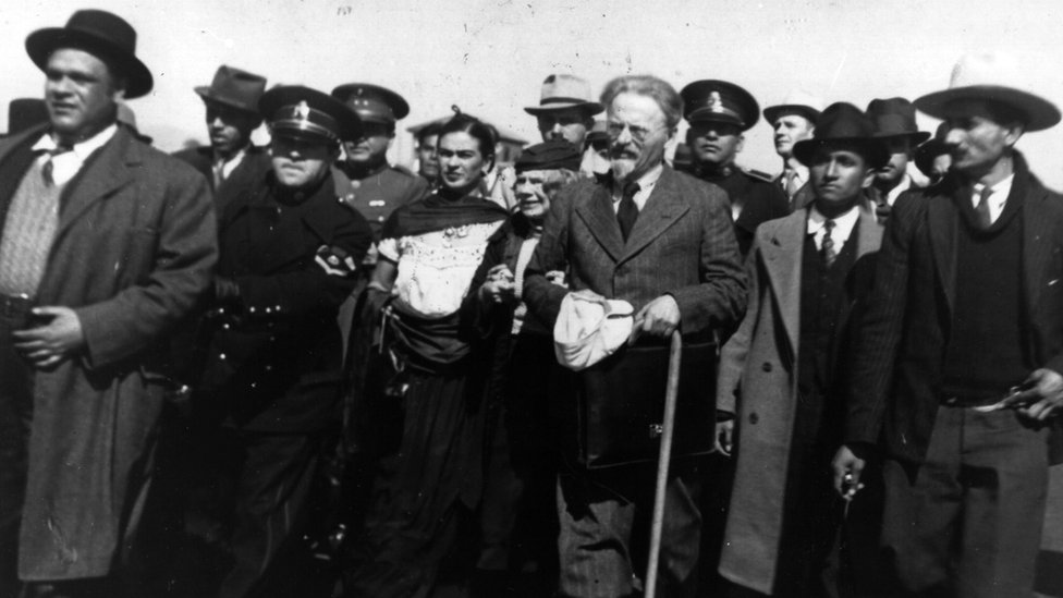 En México, Trotski entabló amistad con Diego Rivera y Frida Kahlo. Diego Rivera, Frida Kahlo, León Trotski