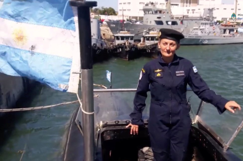 Eliana Krawczyk tiene 35 años y nació en la provincia argentina de Misiones. Eliana Krawczyk con la bandera argentina