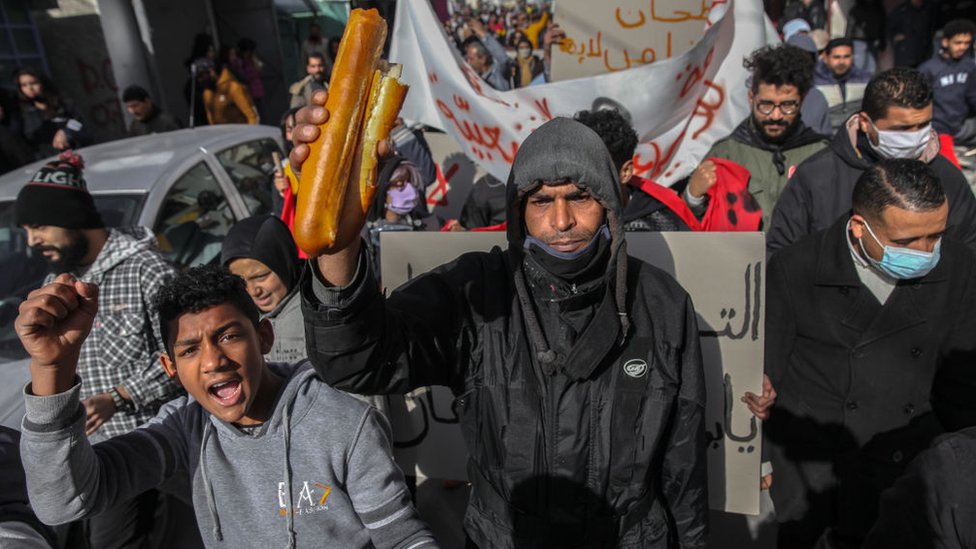 Tunus'ta 2021 yılında artan ekmek fiyatları protesto edildi.