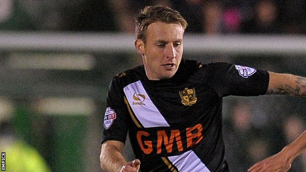 BBC Sport - Port Vale: Chris Birchall agrees new 12-month contract