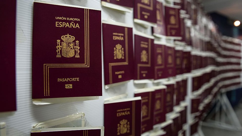 Pasaportes españoles.