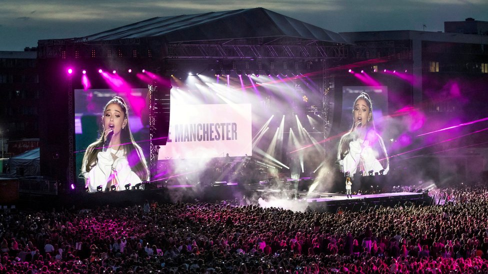 Arijana Grande na koncertu u Mančesteru