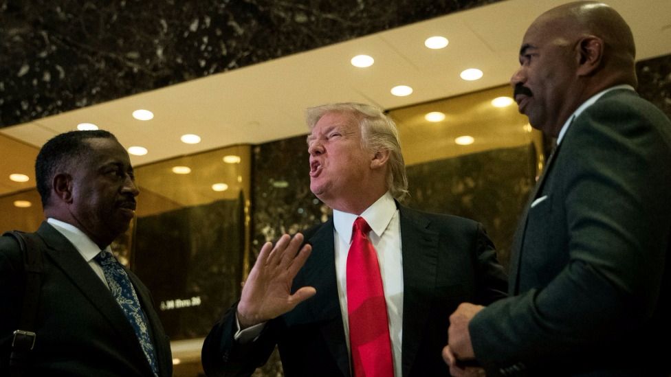 Mientras el huracán Harvey tocaba tierra en Texas, Donald Trump criticó a México. Mientras el huracán Harvey tocaba tierra en Texas, Donald Trump criticó a México.