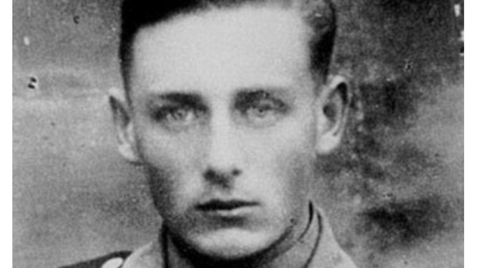 Helmut Oberlander: Ex-Nazi death squad interpreter dies at 97 in