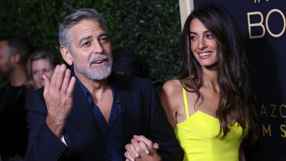 喬治·克魯尼及妻子阿瑪爾·克魯尼（Amal Clooney），後者為人權律師。