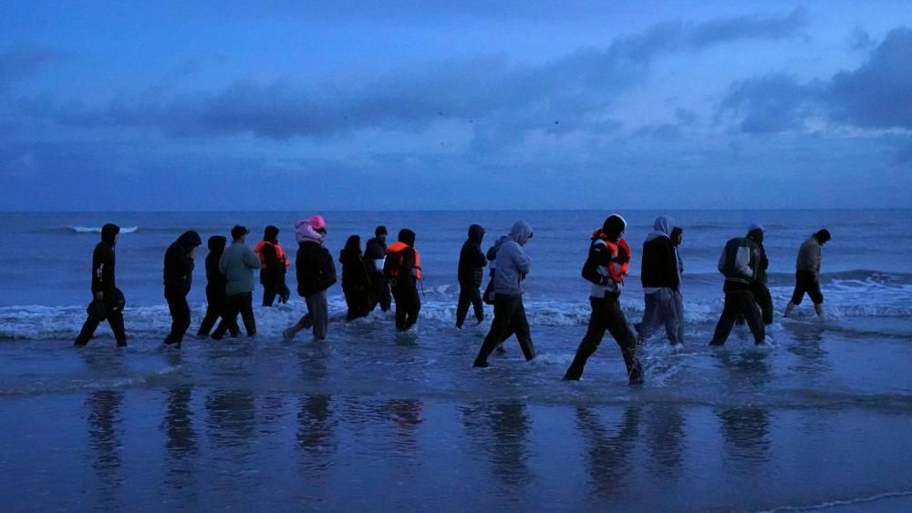 Migrant who returned to UK to be 'fast-tracked' to France, says PM