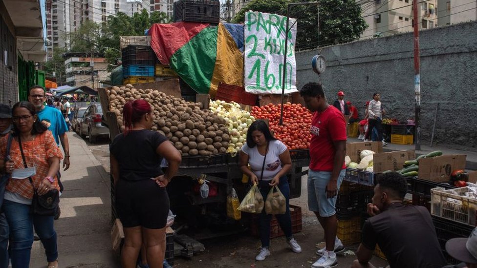 Mercado callejero en Caracas