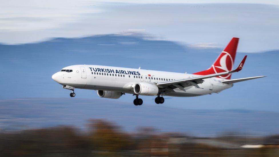 THY'nin elindeki 737-800'lerden biri İsviçre'ye inerken