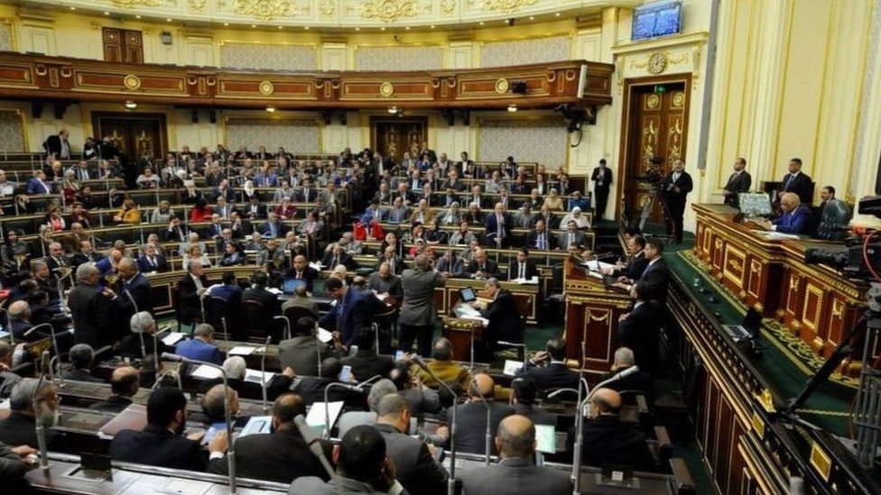 يتنافس المرشحون على 568 مقعدا في مجلس النواب