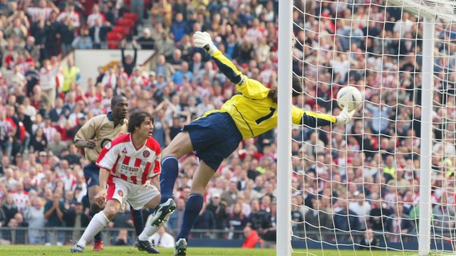 David Seaman playing for Arsenal in the FA Cup