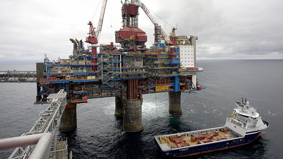 Un campo de gas en alta mar