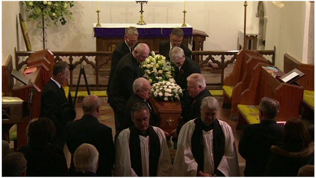 Antiques Roadshow theme tune played at Hugh Scully's funeral - BBC News