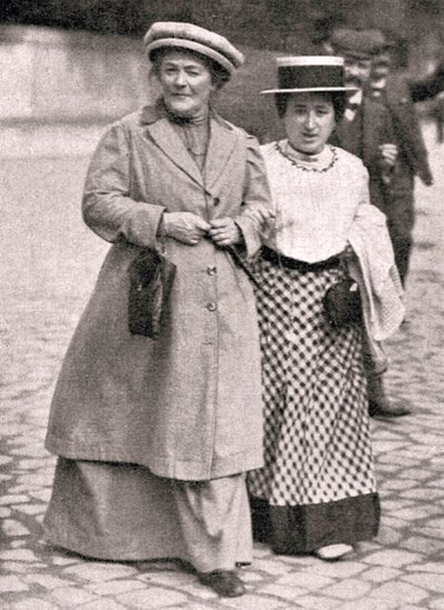 Clara Zetkin y Rosa de Luxemburgo.