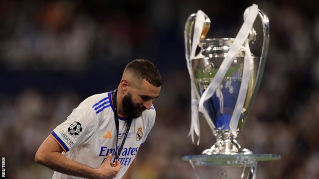 Karim Benzema celebrates winning the Champions League