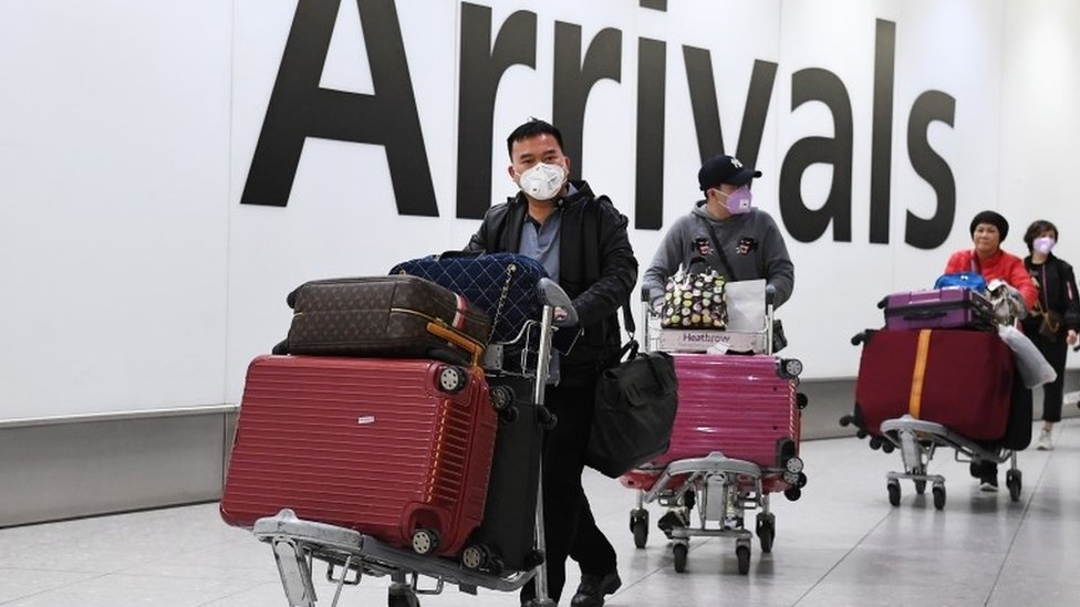 中國旅客抵達倫敦