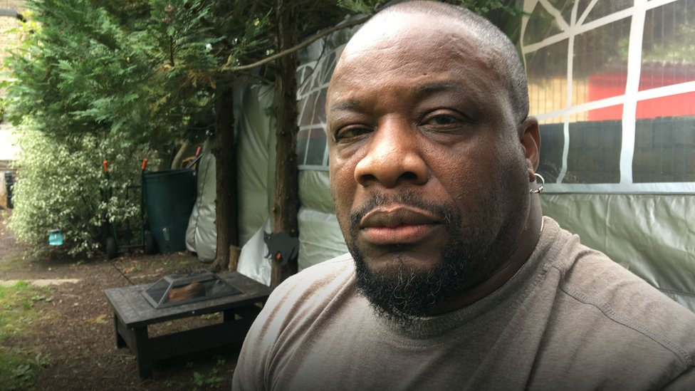 Norman Hewitt investigó y confirmó que había norteafricanos entre los vikingos. Norman Hewitt