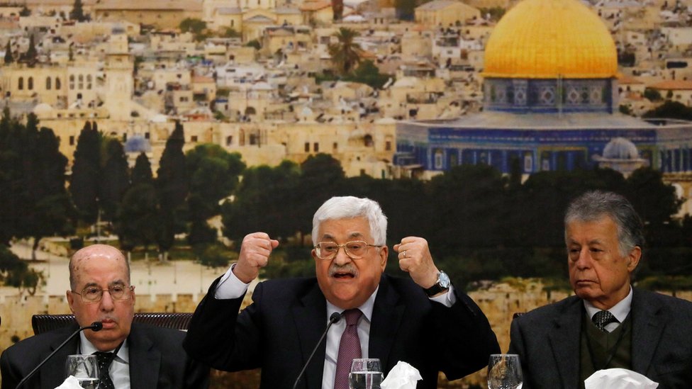 Президент Палестины Махмуд Аббас выступает на заседании Центрального совета Палестины в городе Рамаллах на Западном берегу, 14 января
