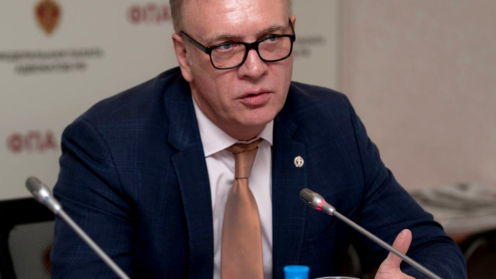 Адвокат подозреваемого в госизмене Ивана Сафронова задержан по закону о 