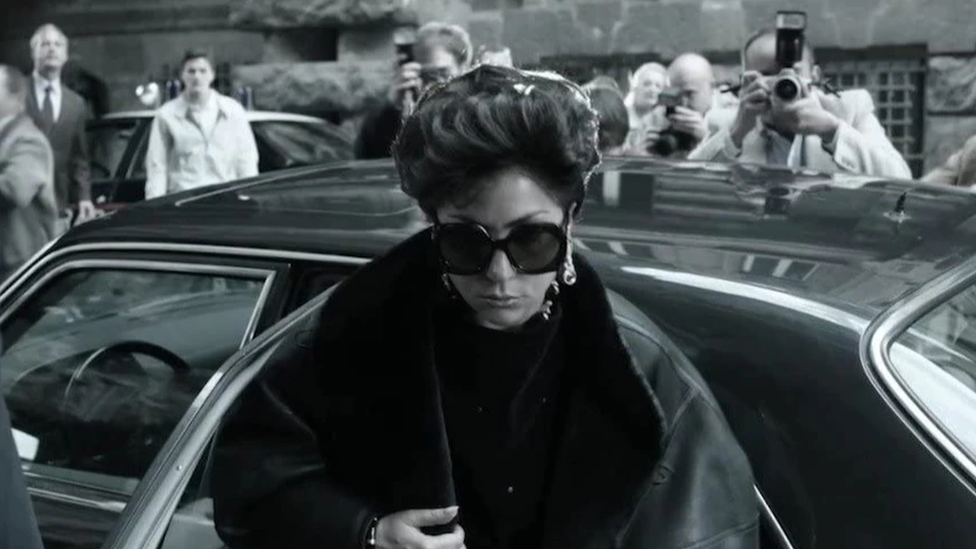 Lady Gaga interpreta a Patrizia Reggiani (en la foto), quien fue condenada por orquestar el asesinato de su exmarido.