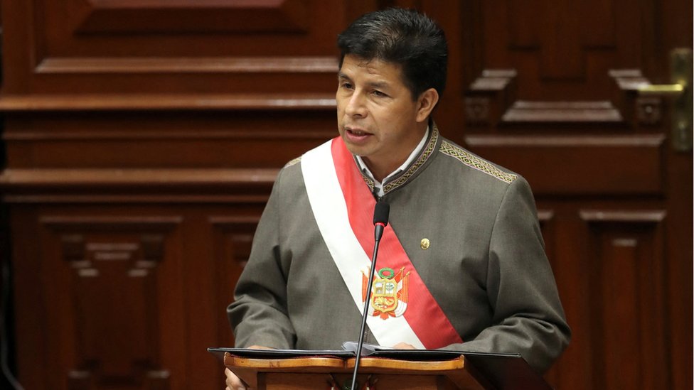 Pedro Castillo habla en el Congreso de Perú.