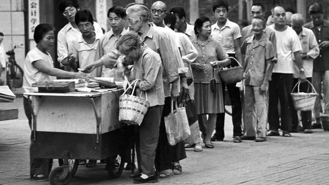 China's history as told through its unbelievable queues - BBC News