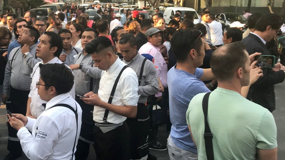 Habitantes de Ciudad de México en las calles Habitantes de Ciudad de México en las calles