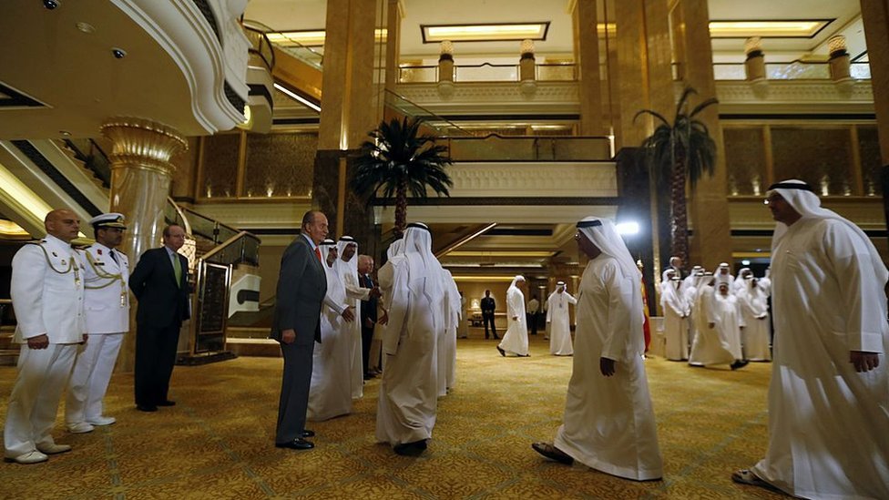 Juan Carlos I, en su última visita como rey a Emiratos Árabes Unidos, en abril de 2014.