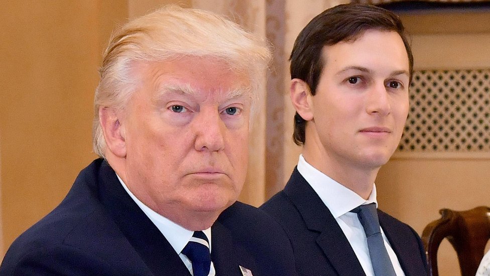 En la reunión también estuvo presente Jared Kushner, el yerno de Donald Trump. El presidente de Estados Unidos, Donald Trump, y su yerno Jared Kushner.