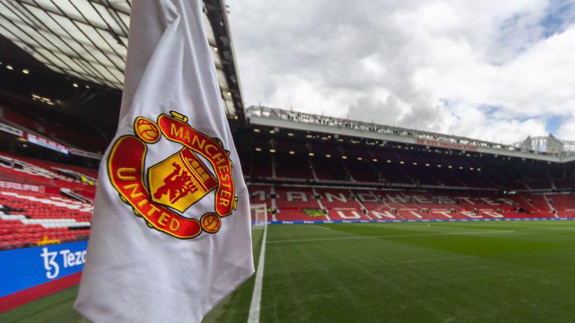 Manchester United announces Snapdragon as its new shirt sponsor