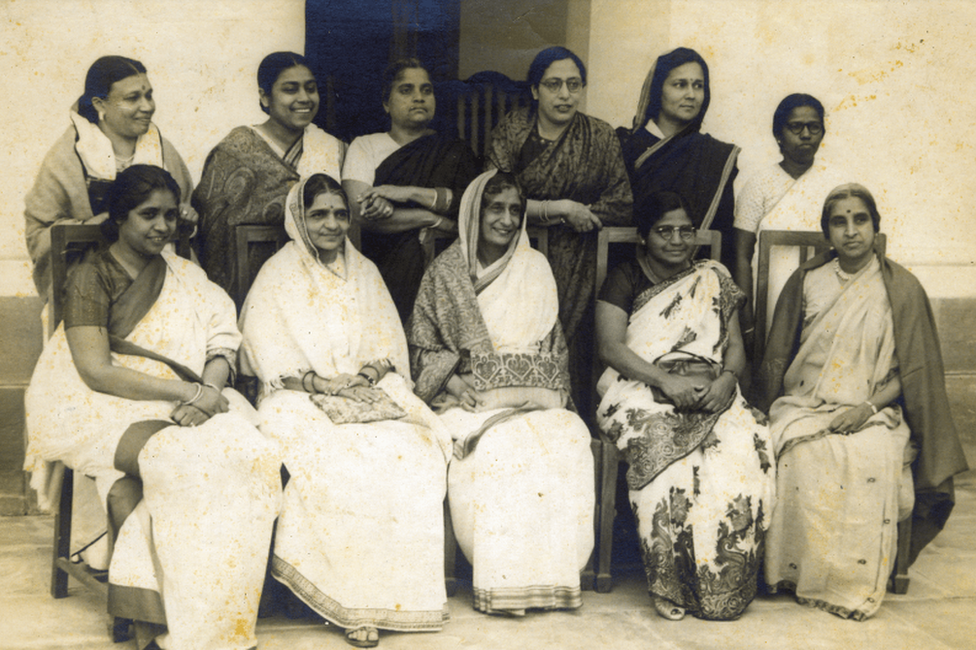 Mujeres de la asamblea constituyente en India.