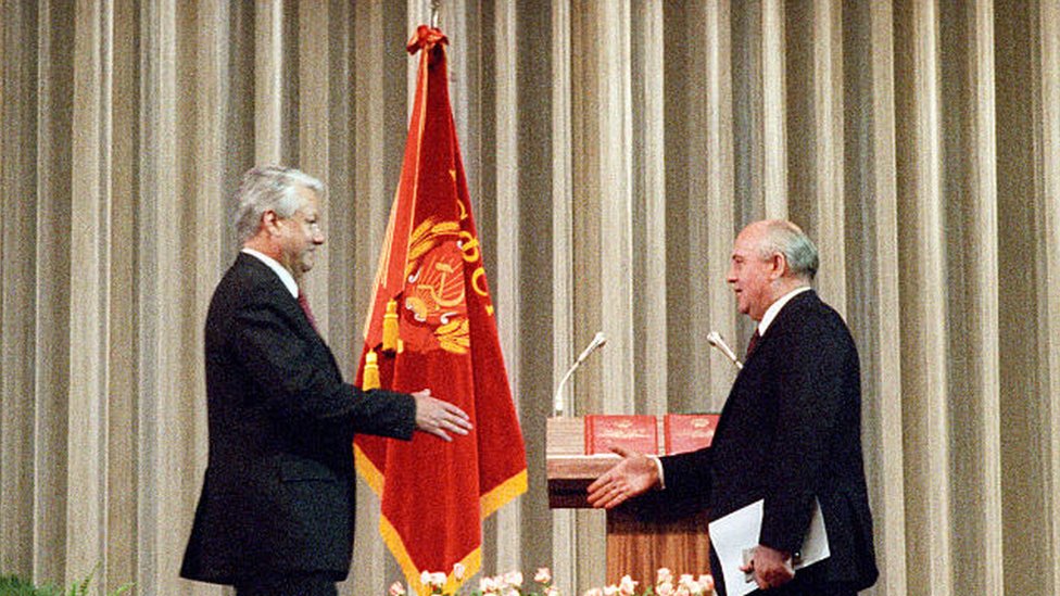 Boris Yeltsin y Miajíl Gorbachov