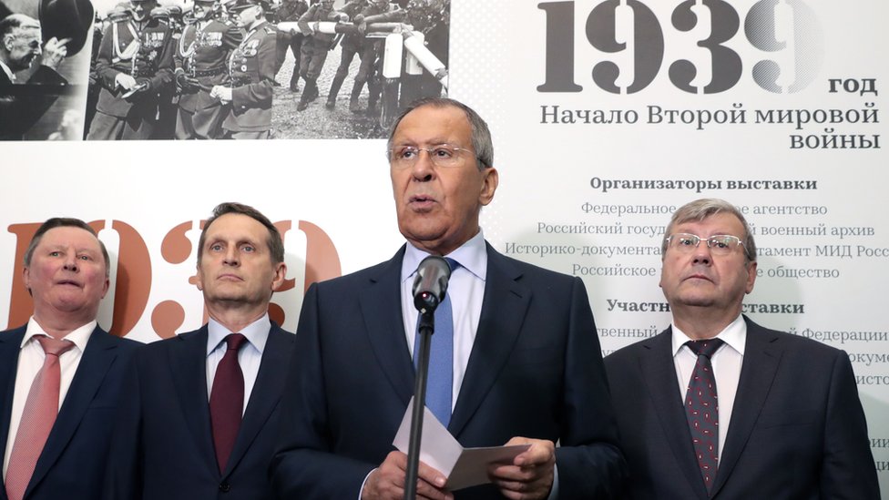 Министр иностранных дел Сергей Лавров на открытии выставки, посвященной началу Второй мировой войны