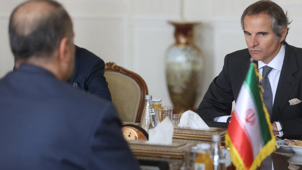 رافاييل غروسي في لقاءه مع وزير الخارجية الإيراني