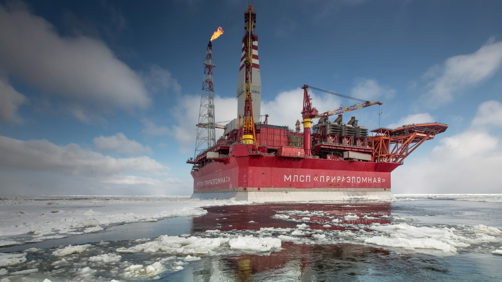 Una plataforma petrolera rusa en el Ártico