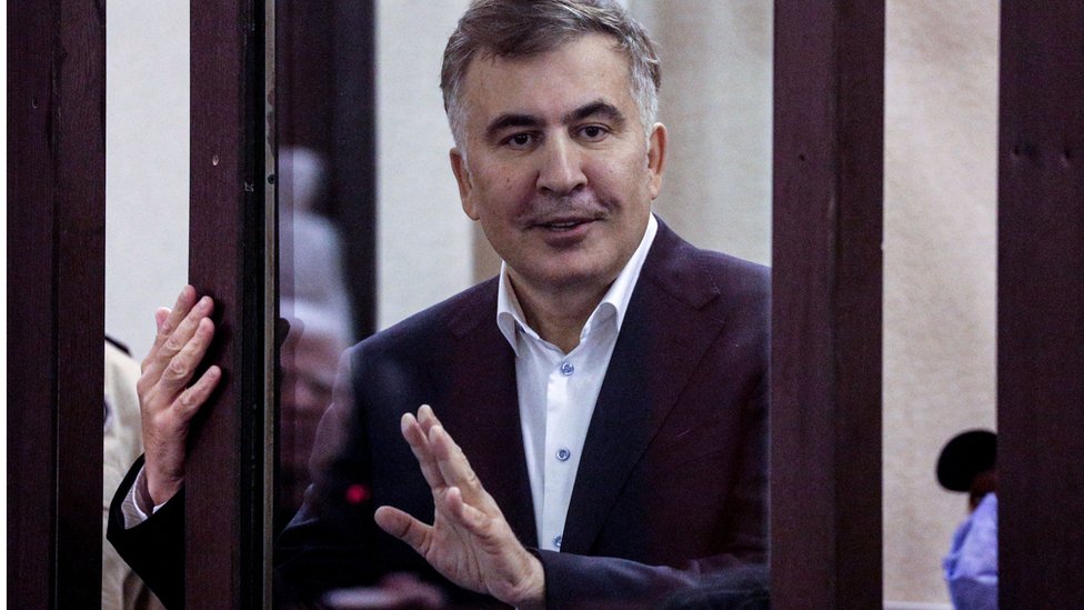Освобождение или отсрочка: адвокаты Саакашвили обратились в суд
