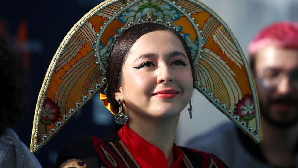 Интернетте дәретханада жас қыздармен жыныстық қатынас