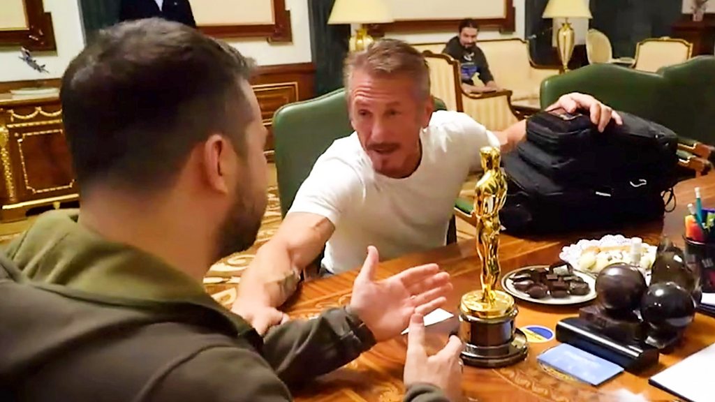 Hollywood actor Sean Penn gives his Oscar to Zelensky