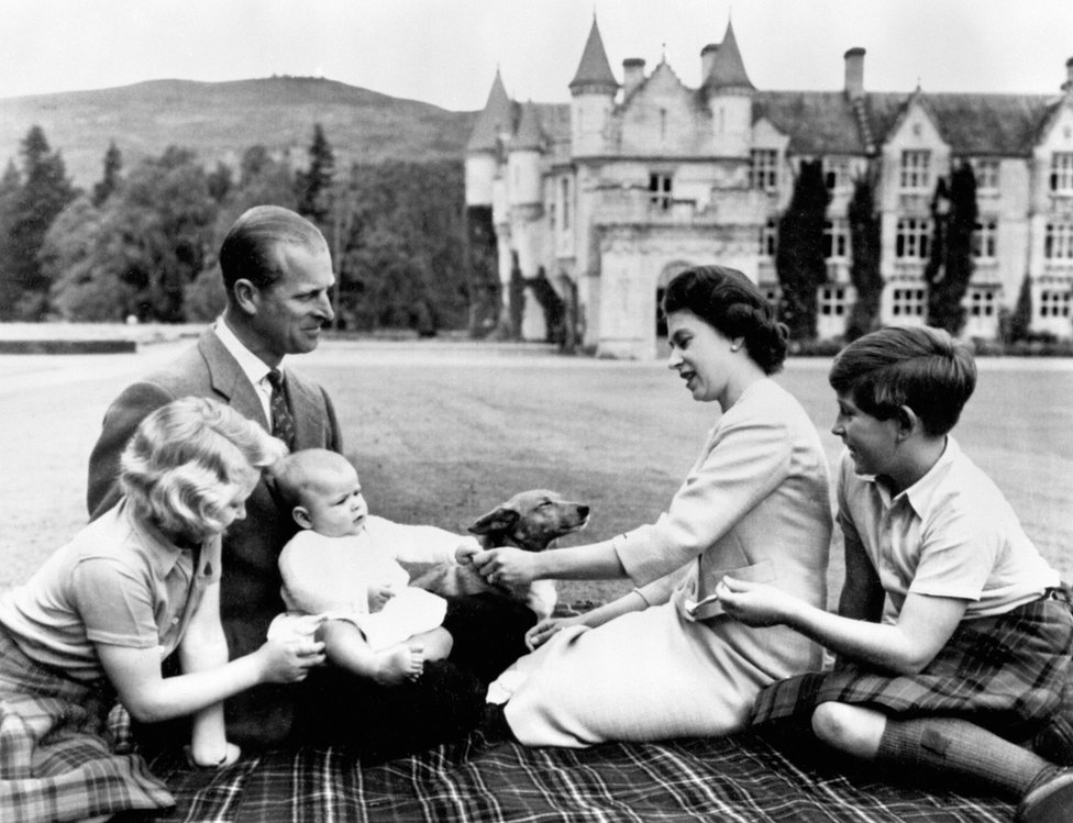 العائلة المالكة في بالمورال عام 1960
