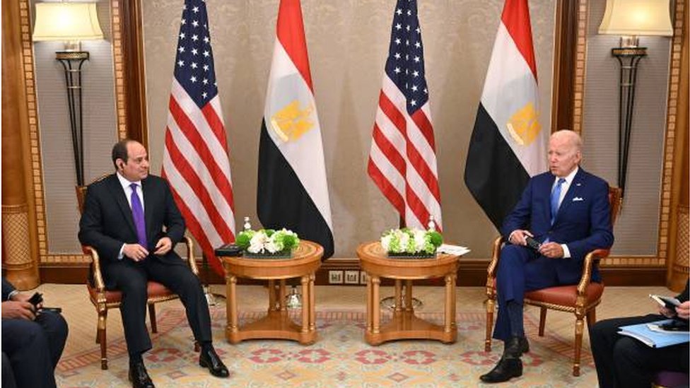 زيارة بايدن إلى الشرق الأوسط: أسعار النفط وإقامة حلف دفاعي تتصدران أعمال القمة الإقليمية في جدة 4 بايدن والسيسي