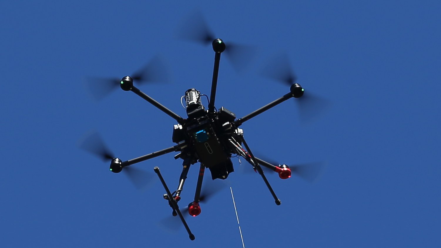 er mere end lov Installation Drone helps save cardiac arrest patient in Sweden - BBC News