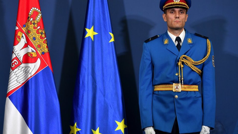Zastave EU i Srbije