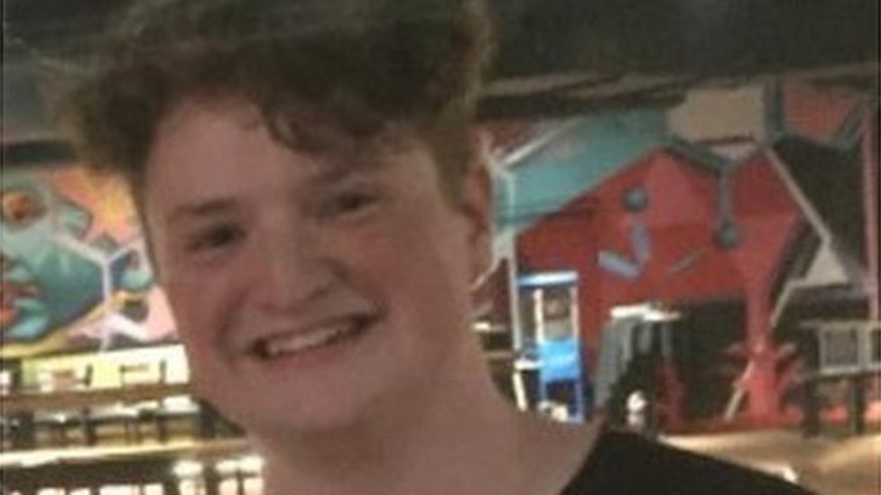 Sow uddannelse overalt US teen died after drinking caffeine too quickly, coroner says - BBC News
