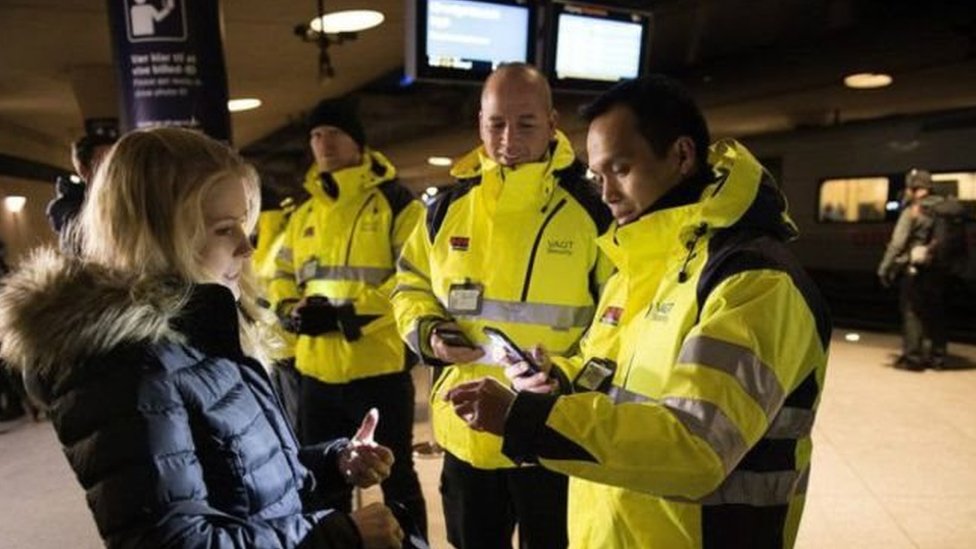 شددت السلطات الدنماركية حراسة حدودها وتدقيق هويات من يشتبه بهم أنهم لاجئون غير شرعيون منذ عام 2015