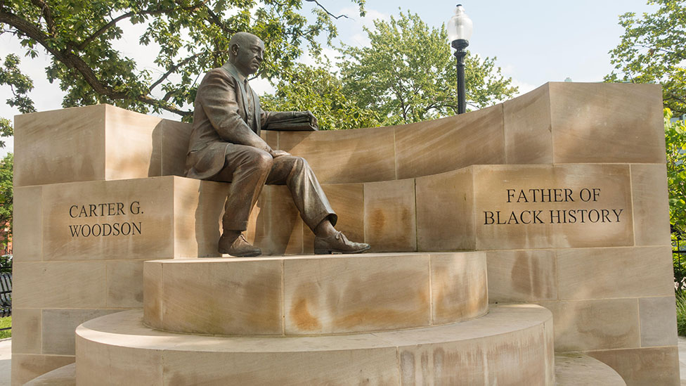 Памятник Картеру Дж. Вудсону в парке Вашингтон, округ Колумбия